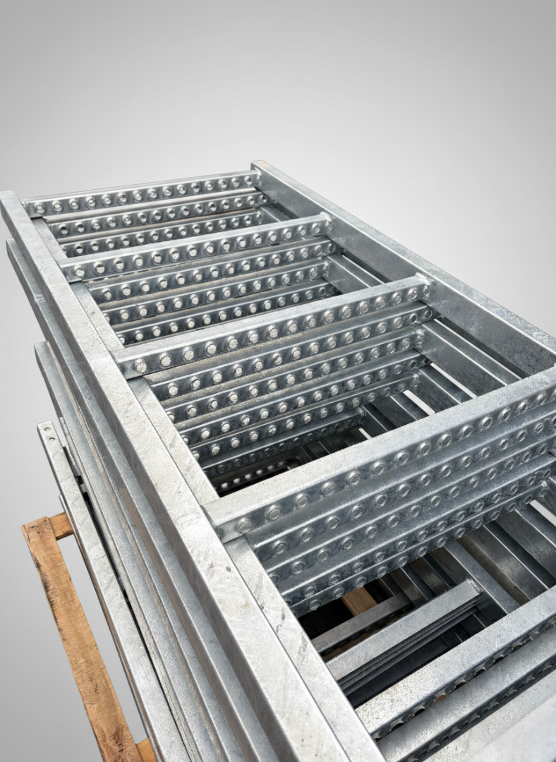 Perforowane szczeble antypoślizgowe